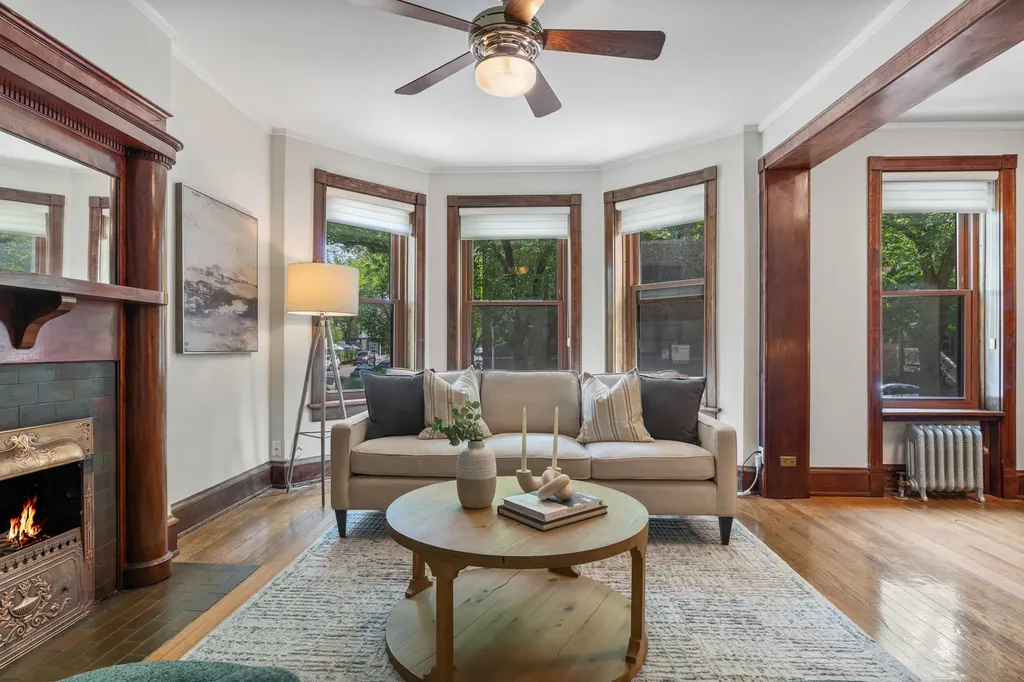 3764 North Magnolia Avenue Chicago IL 60613