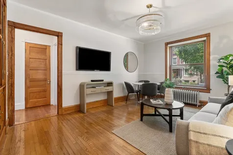 3764 North Magnolia Avenue Chicago IL 60613