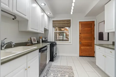 3764 North Magnolia Avenue Chicago IL 60613