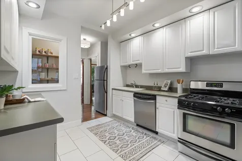 3764 North Magnolia Avenue Chicago IL 60613