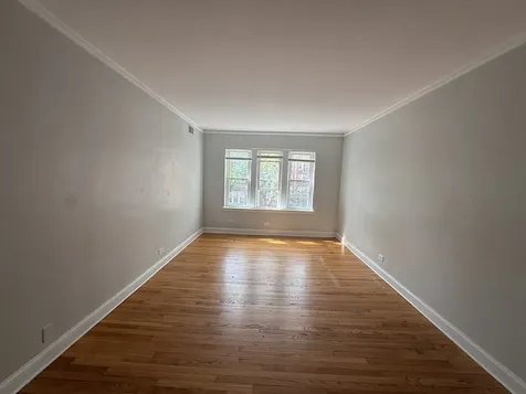 2002 West Jarvis Avenue Chicago IL 60645