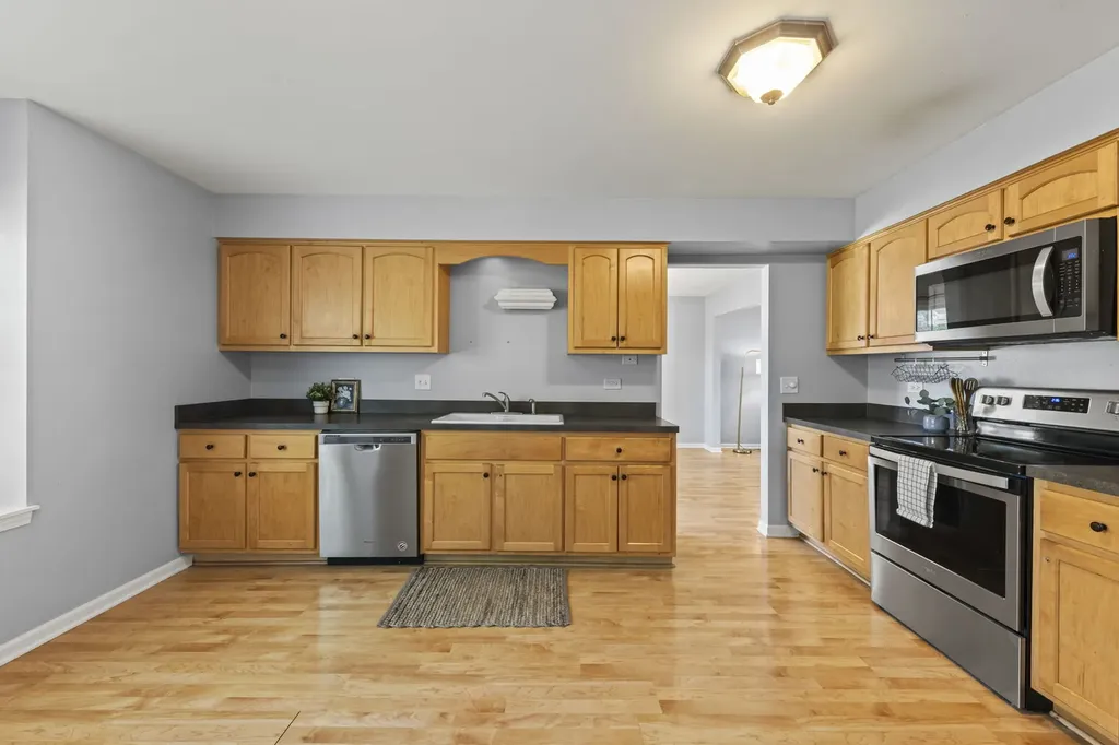 223 Winslow Court Naperville IL 60565