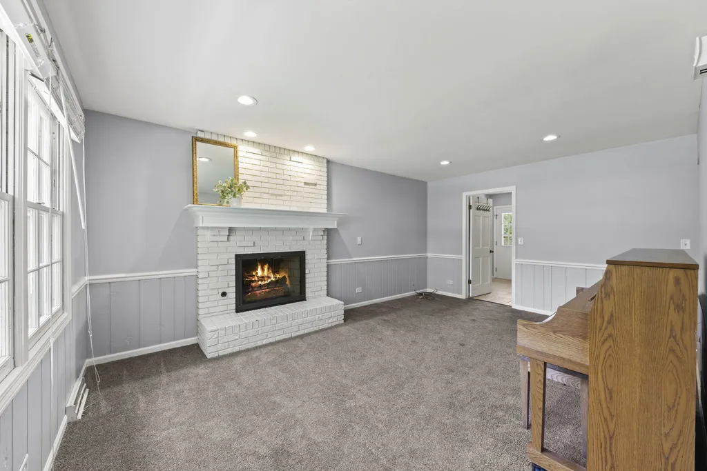 223 Winslow Court Naperville IL 60565