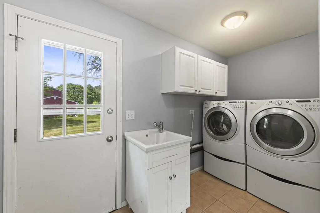 223 Winslow Court Naperville IL 60565