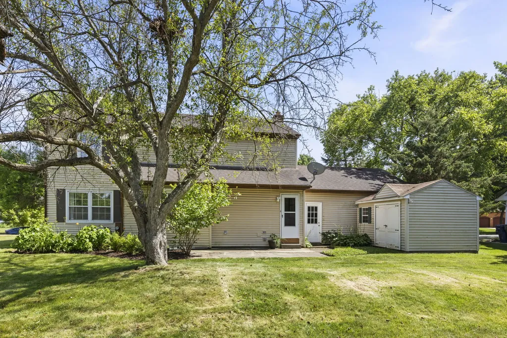 223 Winslow Court Naperville IL 60565