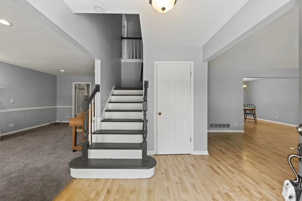 223 Winslow Court Naperville IL 60565