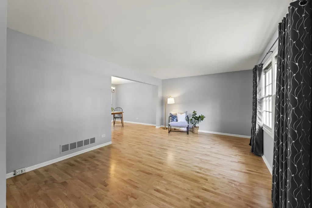 223 Winslow Court Naperville IL 60565