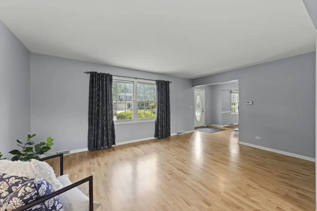 223 Winslow Court Naperville IL 60565