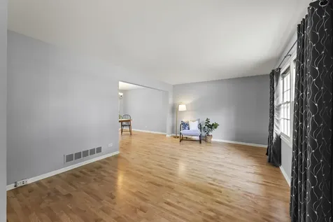 223 Winslow Court Naperville IL 60565