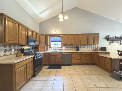 250 Highpoint Circle S Bourbonnais IL 60914
