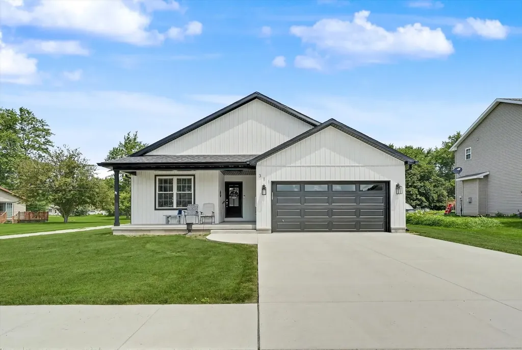 311 East Meuser Drive Paxton IL 60957