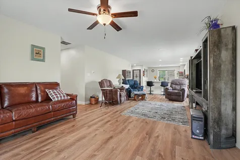 311 East Meuser Drive Paxton IL 60957