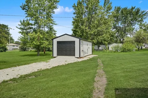 311 East Meuser Drive Paxton IL 60957