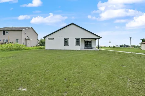 311 East Meuser Drive Paxton IL 60957