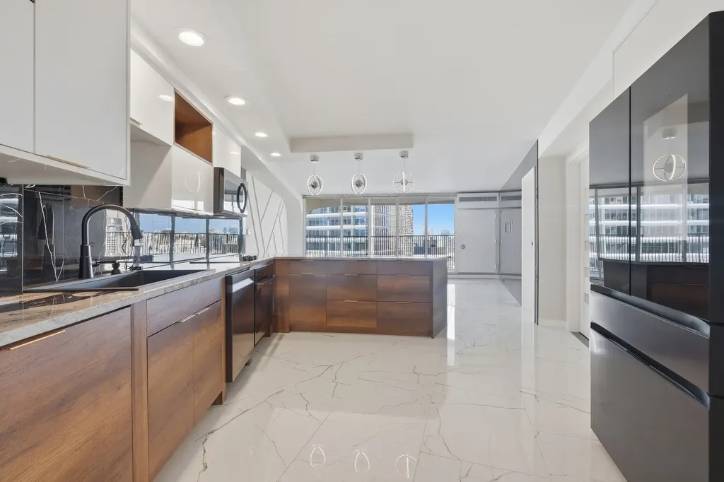 300 North State Street Chicago IL 60654