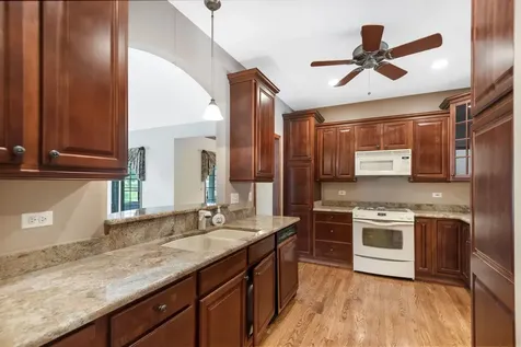 154 Center Street Crystal Lake IL 60014