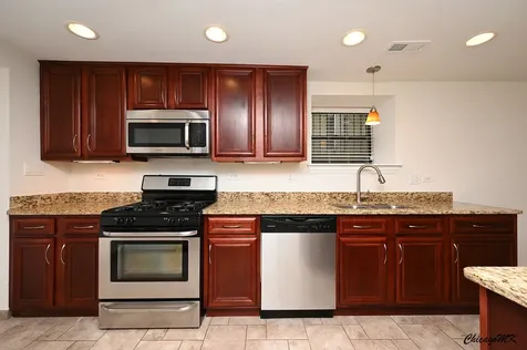 18 West Chestnut Street Chicago IL 60610