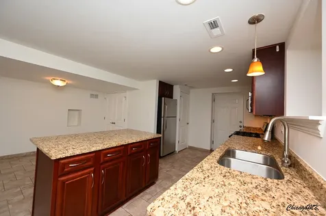 18 West Chestnut Street Chicago IL 60610