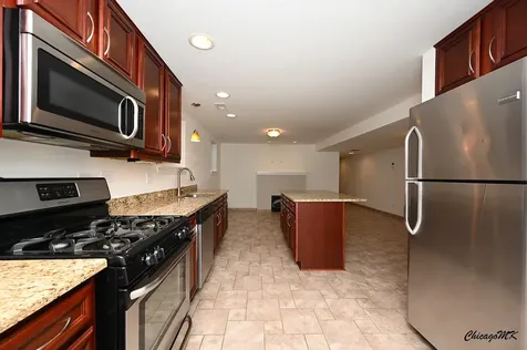 18 West Chestnut Street Chicago IL 60610