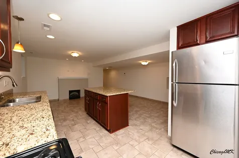 18 West Chestnut Street Chicago IL 60610