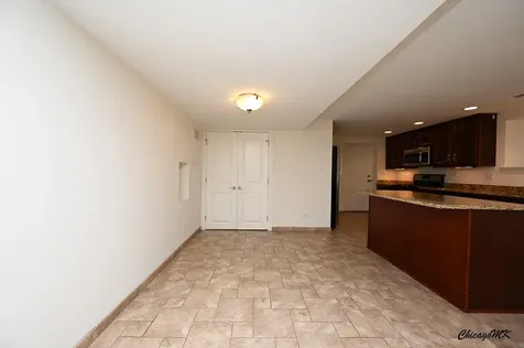 18 West Chestnut Street Chicago IL 60610