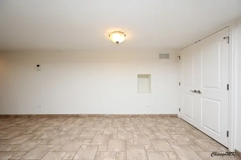 18 West Chestnut Street Chicago IL 60610
