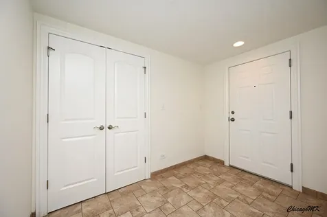 18 West Chestnut Street Chicago IL 60610