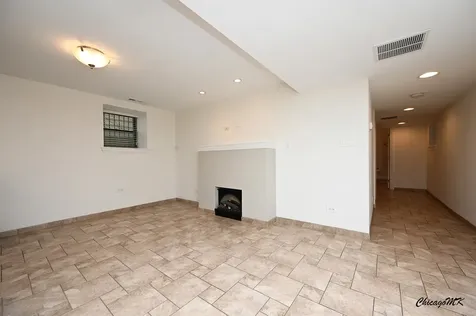 18 West Chestnut Street Chicago IL 60610