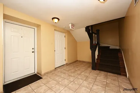 18 West Chestnut Street Chicago IL 60610