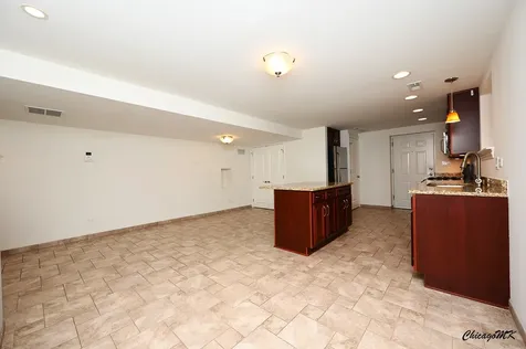 18 West Chestnut Street Chicago IL 60610