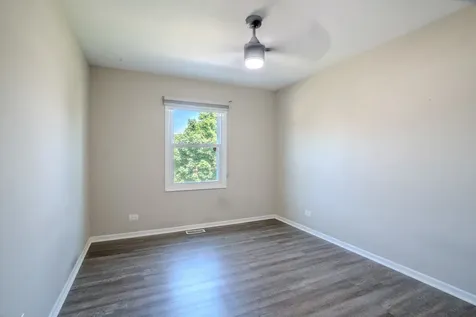 943 Shady Tree Lane Wheeling IL 60090