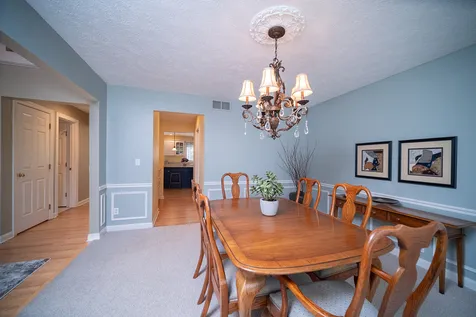 5421 Regents Park Road Rockford IL 61107