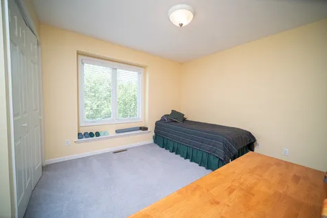 5421 Regents Park Road Rockford IL 61107