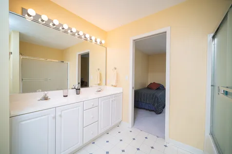 5421 Regents Park Road Rockford IL 61107