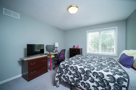 5421 Regents Park Road Rockford IL 61107