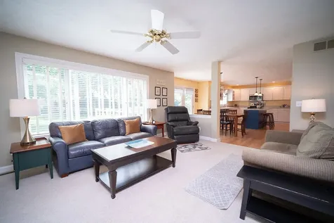 5421 Regents Park Road Rockford IL 61107