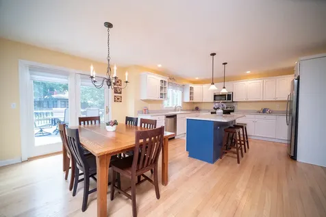 5421 Regents Park Road Rockford IL 61107