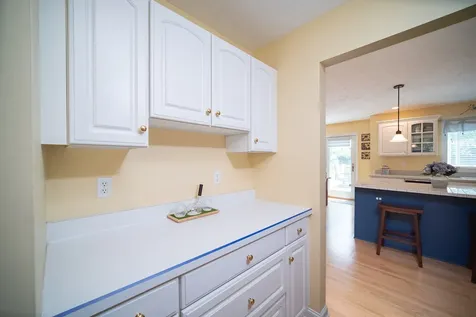 5421 Regents Park Road Rockford IL 61107
