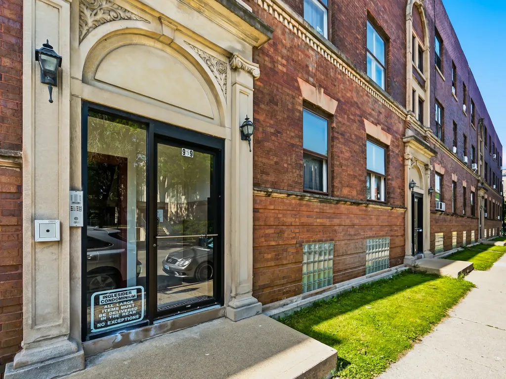 959 East 61st Street Chicago IL 60637