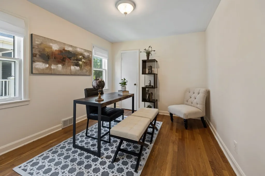 5810 North East Circle Avenue Chicago IL 60631