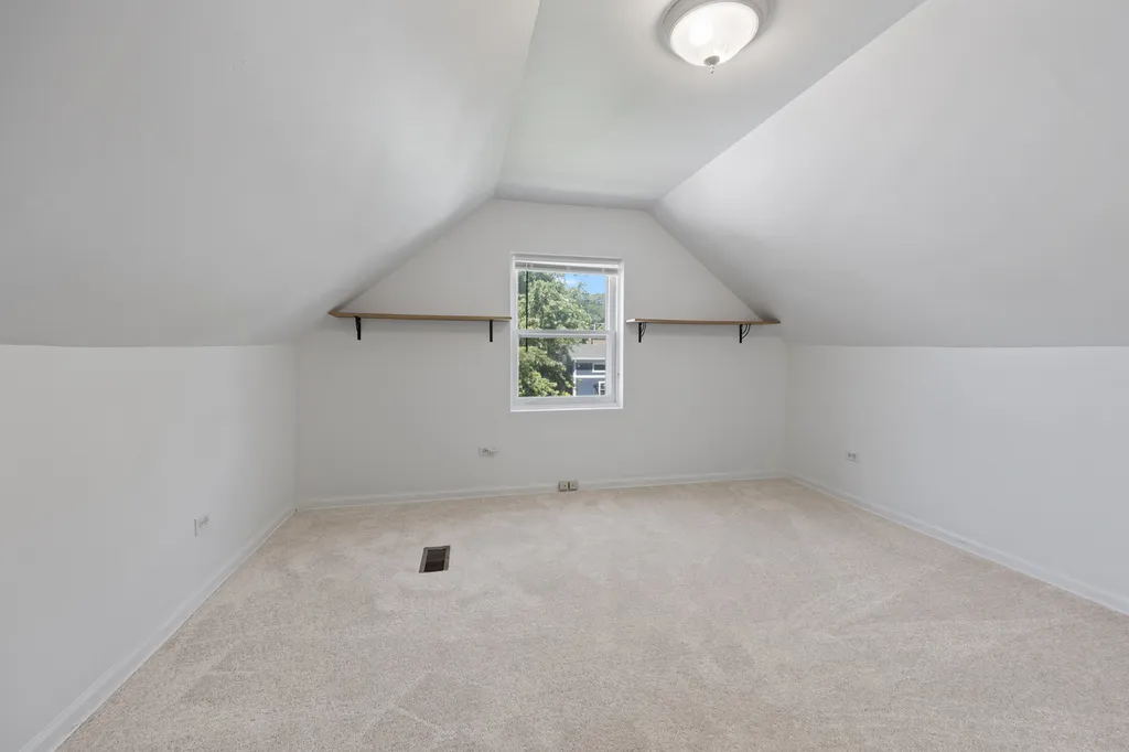 5810 North East Circle Avenue Chicago IL 60631