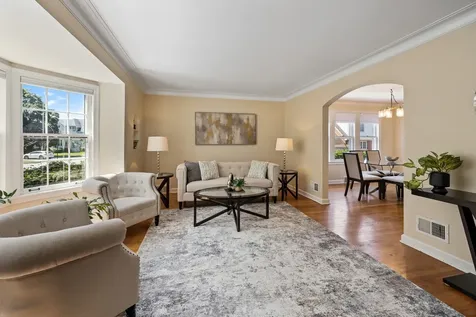 5810 North East Circle Avenue Chicago IL 60631