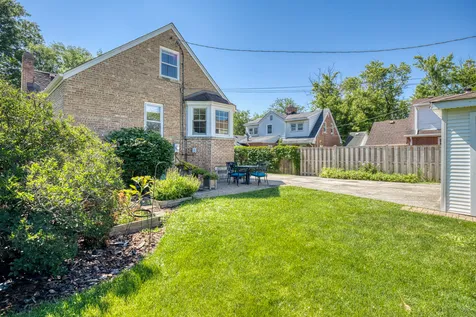 5810 North East Circle Avenue Chicago IL 60631