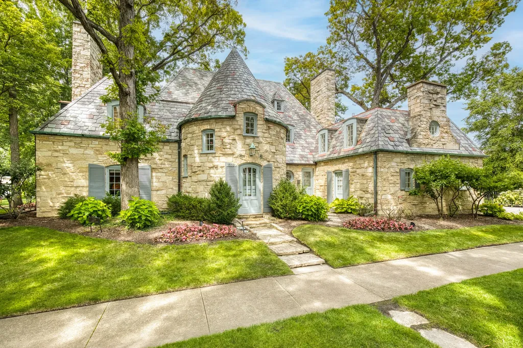 1339 Forest Avenue River Forest IL 60305