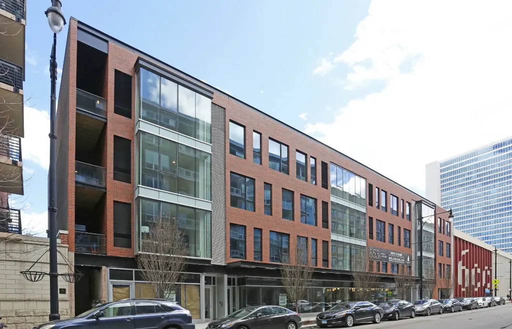 853 North Larrabee Street Chicago IL 60610