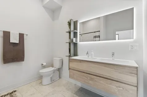 853 North Larrabee Street Chicago IL 60610