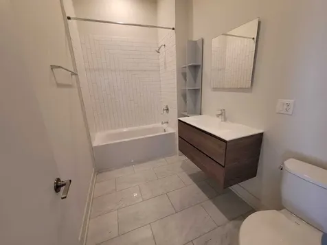853 North Larrabee Street Chicago IL 60610