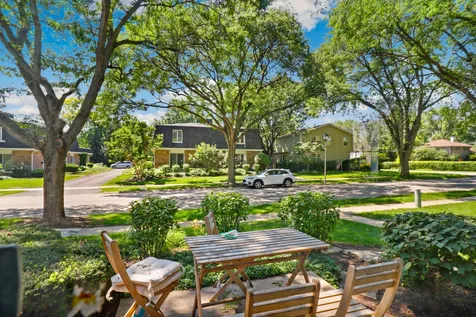 415 Sunnybrook Lane Wheaton IL 60187