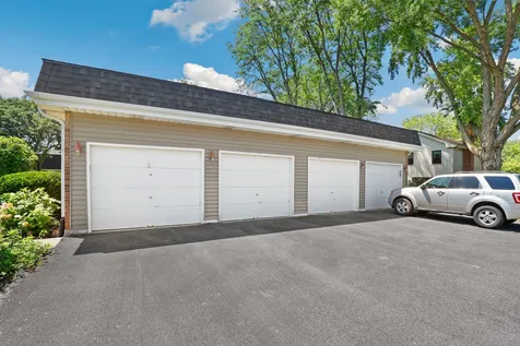 415 Sunnybrook Lane Wheaton IL 60187