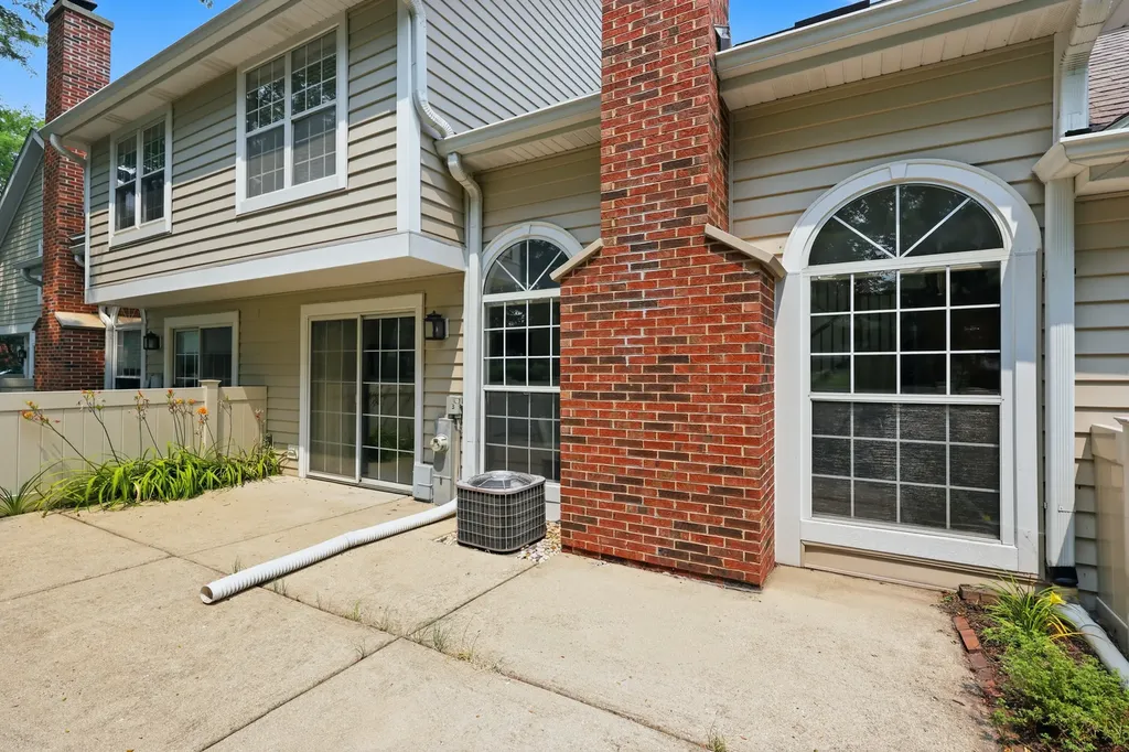 1537 Stevens Drive Schaumburg IL 60173